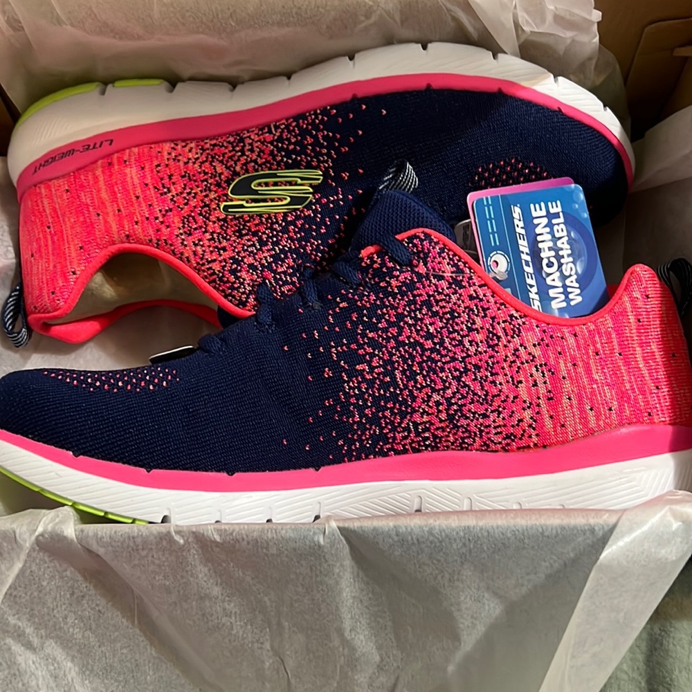 Skechers size 9 flex appeal shoes